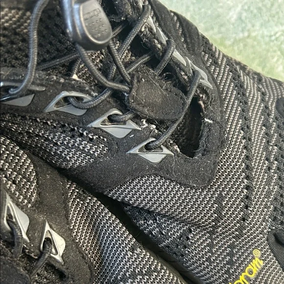 Vibram Black FiveFingers Toe Shoes - Picture 3 of 7